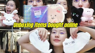 Zhao Lusi unvoxing recently ordered items online