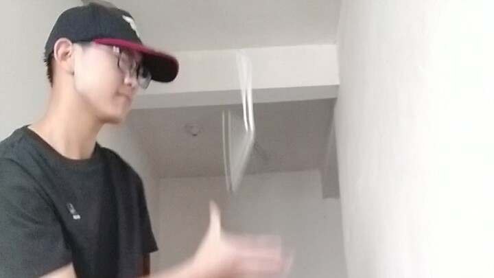 Apa yang sedang kamu lakukan? (Tapi dengan pisau kupu-kupu)