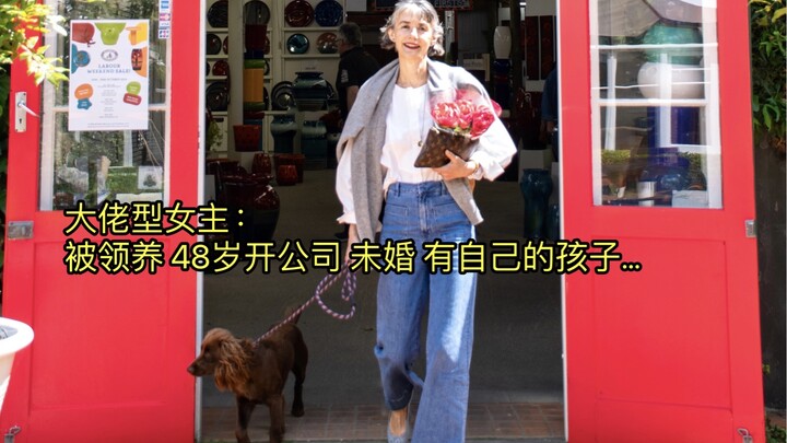 Kamu akan melihat kupu-kupu dan tank hidup berdampingan dalam diri seorang wanita.