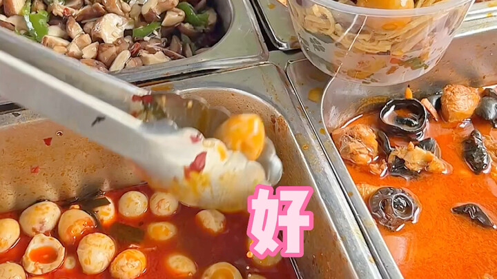 9💰 Construction Site Lunchboxes 🍱! A Hearty Meal That Keeps the Energy Flowing!