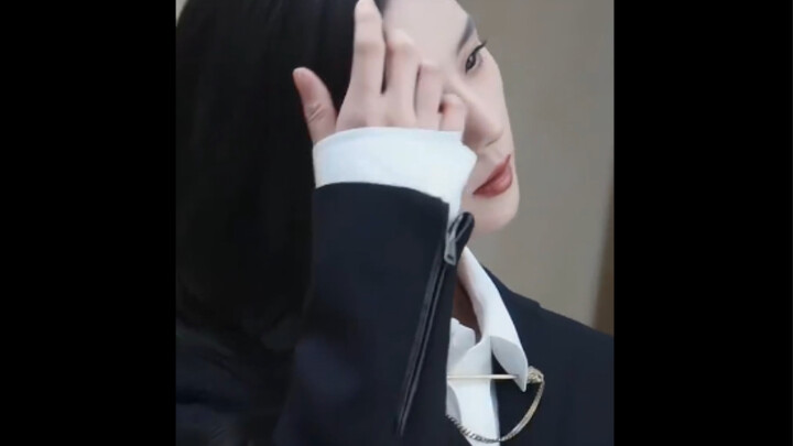 “Long, straight black hair”—you’re my eternal god!!!