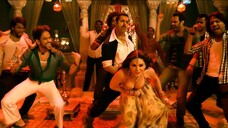 Laila_Full_Video_-_Shootout_At_Wadala_Sunn