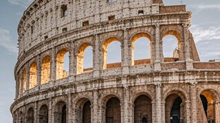 Sejarah arena pertarungan gladiator pada zaman romawi kuno yang di sebut "Colosseum"