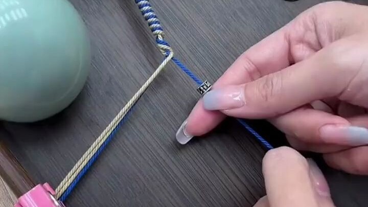 Một đồng tiền Sơn Quỷ, hộ mệnh ta vạn sự an toàn