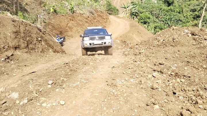 4*4 on rough road
