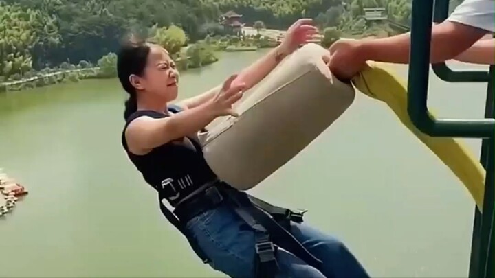 JANGAN LAKUKAN INI Saat Terjun Bebas! 😱