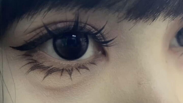 Double-Wide Eye Makeup Tutorial: Go Bold!