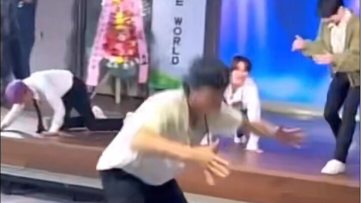 仁俊第一视角｜丢撵真的是西珍妮的份｜真的笑的满地找头哈哈哈
