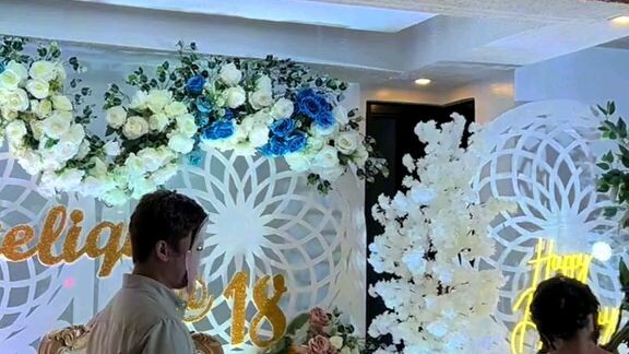 wanna experience this kind of debut