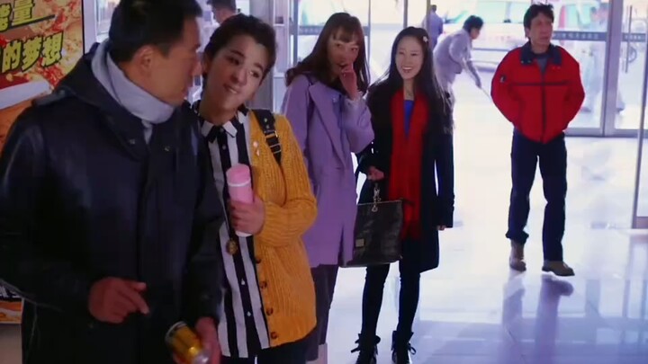 Kakekmu tetaplah kakekmu—tancapkan sebilah pisau di kepalanya, lalu datang ke rumah sakit sendirian 