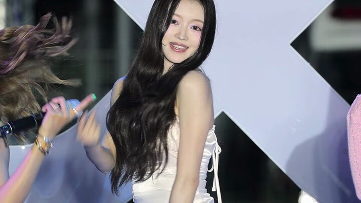 240529 YooA Yeosu EDU DREAM K-POP KONSER Foto Penggemar Dolphin