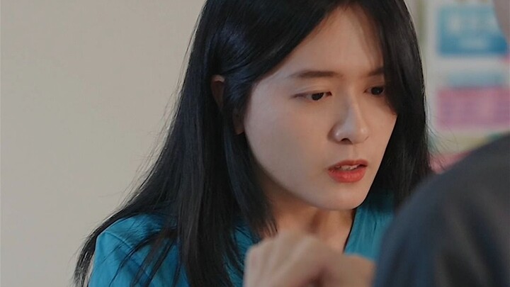 วันบ้าๆ ที่ทุกคนต่างคลั่งไคล้อยากเจอเธอ