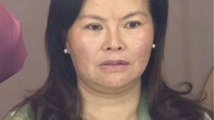 对妈妈，我们习惯的期待当家主母造型！可是妈妈说我好辛苦不想当管家婆，我不想看起来是谁的妻子，谁的妈妈，我想看到一个美丽自己！之前是我肤浅了，妈妈的美貌适配一切！