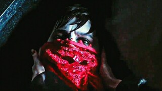 为了让渣男只爱自己一人，女人将本命年宝贝脱下来，当成定情信物送给了对方