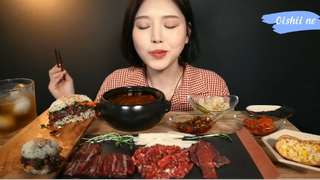 Thịt bò sống, bánh mì kẹp cơm gỏi thịt bò 6 #amthuc