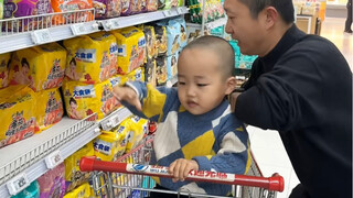 لا تأخذها، المعكرونة سريعة التحضير ليست جيدة، سأشتري لك شيئًا آخر.