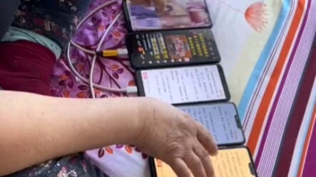 Momen Humor: Si Awang Mengumpulkan Botol Plastik