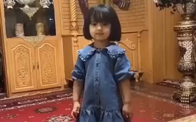 Người Tân Cương không chỉ có nhan sắc trời phú mà còn mang trong mình “gien khiêu vũ”