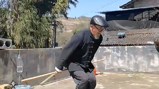 轻功再现！这几个动作万里挑一都很难完成 "轻功