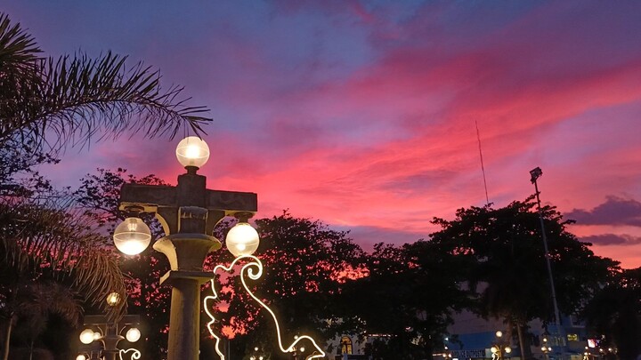 Boulevard pantawan sun set December