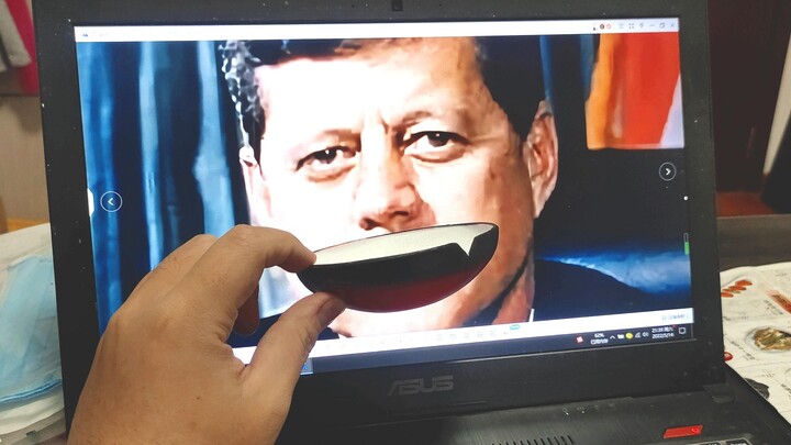 A bowl that brings instant happiness to anyone