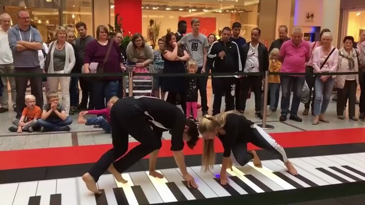 Toccata and Fugue that jump out