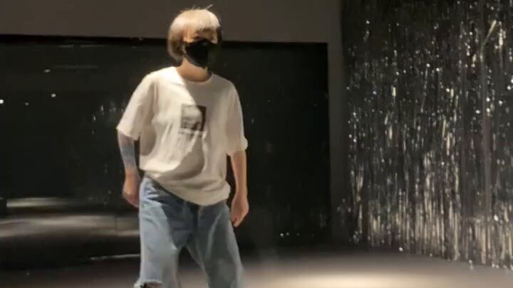 Breakdown and practice of the side-slide steps commonly used in choreography | Street dance introduc