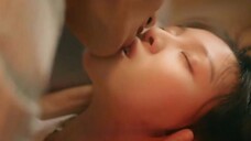 Japanese drama kiss scene boat scene fell in love with the brother, what is it like to fall in love