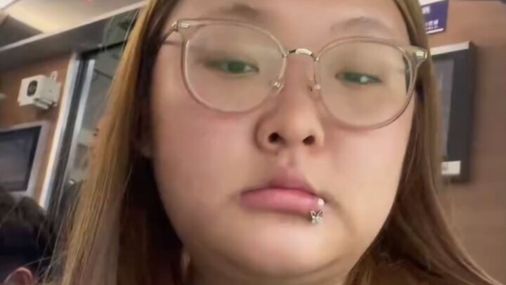 坐公交的真下头，为什么没有190大帅哥？？