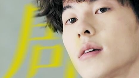 "Poodle có lông xoăn nhưng màu trắng cắt đen"