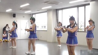 小六女孩舞棒表演