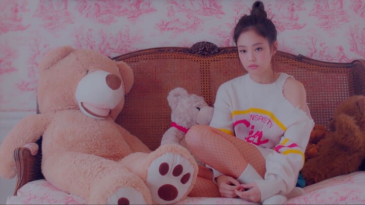 JENNIE - SOLO