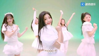 A debut song that's popular all over the world—let's give tick tack a try!