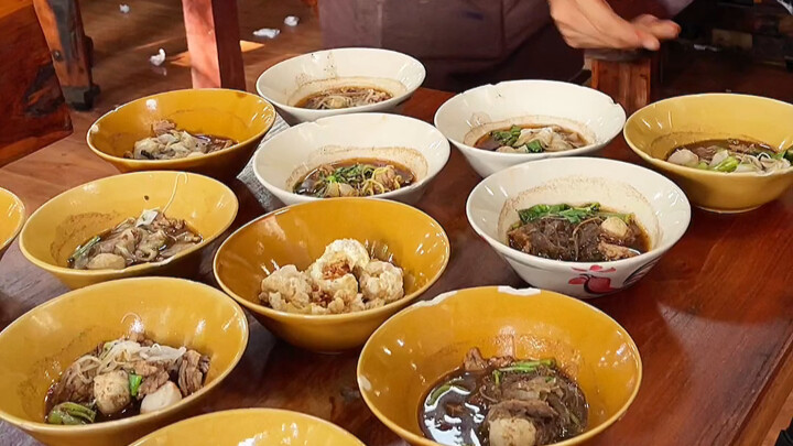 Thai Cuisine: Thailand’s Century-Old Boat Noodles—Rich, Flavorful Broth That’ll Have You Begging for