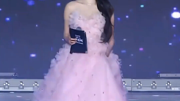 ไอดอลคะแนนเต็ม จางวอนยอง ความทะเยอทะยานพุ่งสูงยิ่งกว่าชายกระโปรง