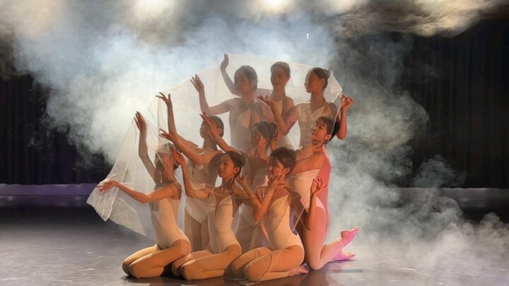 In addition to learning professional skills, dancers must also improve their aesthetic perception of