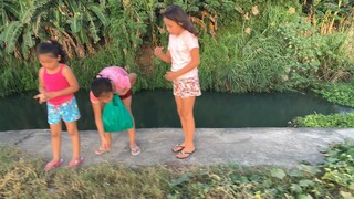 Bonding with the kids. Naghanap ng pagkain ng Rabbit.