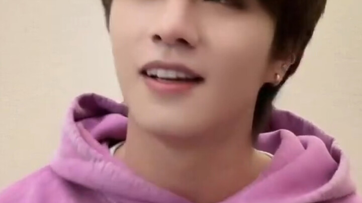 قصة كيف داس تسي هاو على مبنى الكروموسومات بصوت "دوانغ دوانغ" أثناء تدريبه على الكرامب!