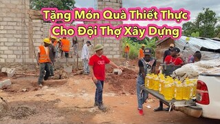 Đông Paulo || Gửi Tặng Món Quà Động Viên Thiết Thực Đối Với Đội Thợ Xây Nhà Thờ