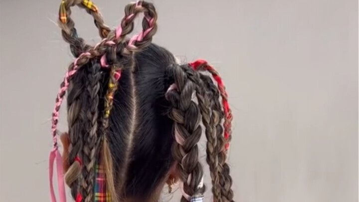 Tết tóc kiểu này mà cô nàng nào thấy lại chẳng xao xuyến chứ!