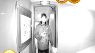 “外卖放门口 人进来就行了[九转大肠]”