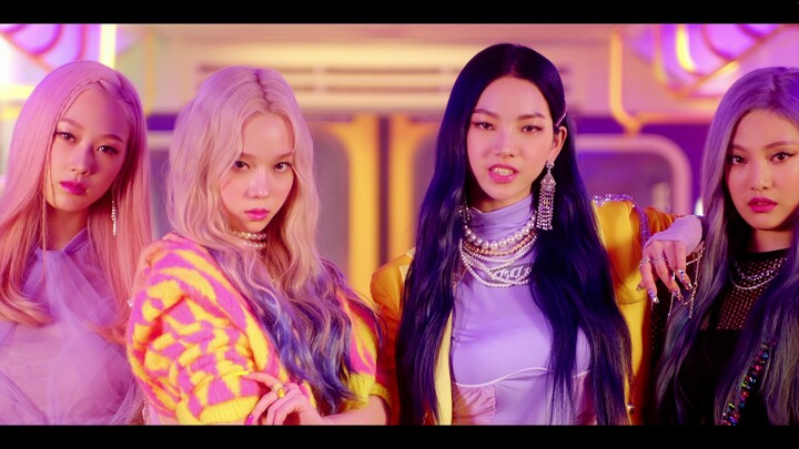 Teaser MV lagu debut aespa, girl grup baru SM, berjudul Black Mamba telah dirilis.