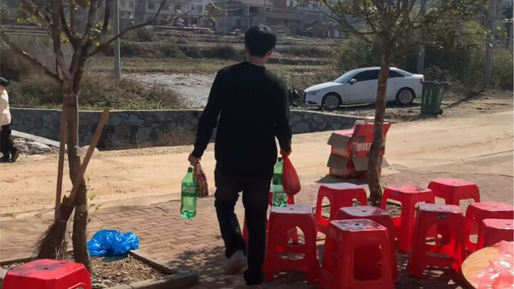 مارس حركة واحدة فقط في السنة
