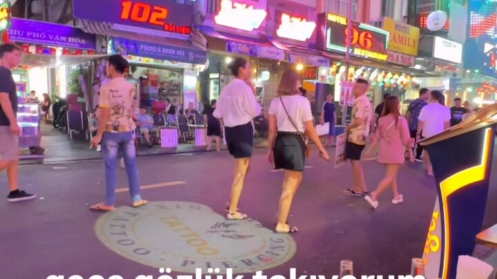 Bir yere bakarsan kameraya yakalanırsın