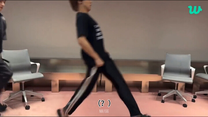 滑步中毒的二位 笑喷了哈哈哈哈哈哈哈