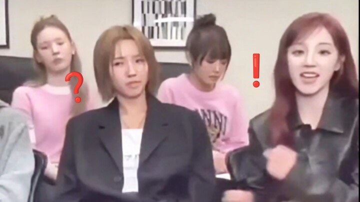 Song Yiqi has totally become the group’s leader, huh? Being in the spotlight really suits her—her te