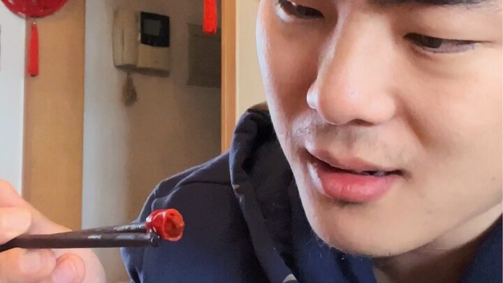 The more you eat chili peppers and wolfberries, the better your health will be.