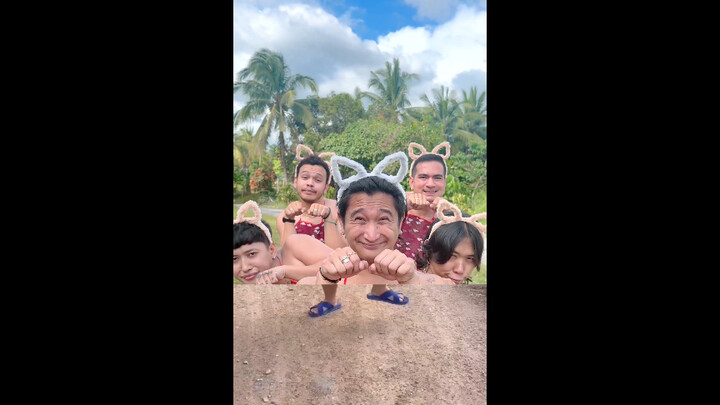 What kind of body type does your older brother have?