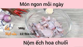 Nộm ếch hoa chuối