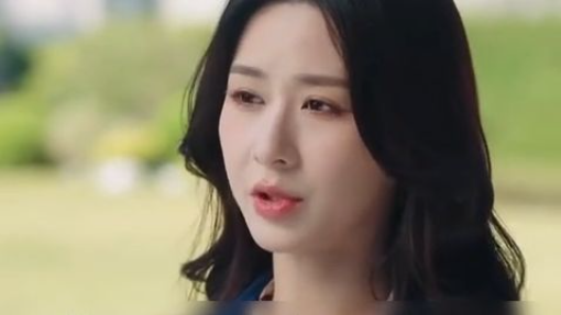 Ia hamil dari one-night stand dengan paman CEO, terpaksa menikah, malah dimanjakan